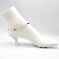 will fit 9 1/2" (24.1cm) up to 11" (27.9cm) in size