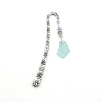 light pastel color reading accessory